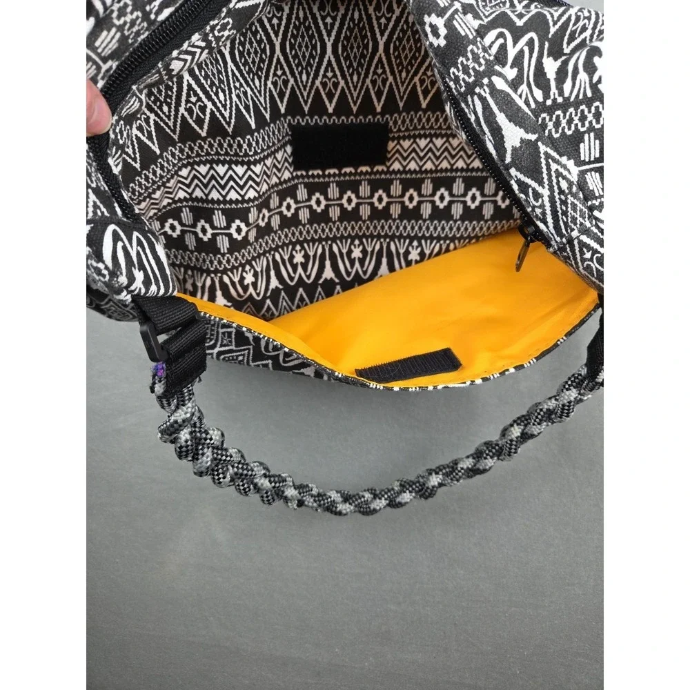 Women's Kavu Boom‎ Bag Black Geometric Braided Handle